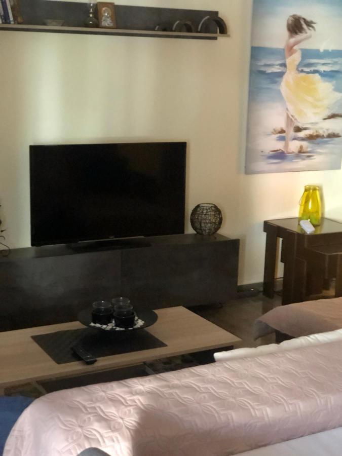 Joannas 2Brooms Sea Apartment Peraia  Bagian luar foto