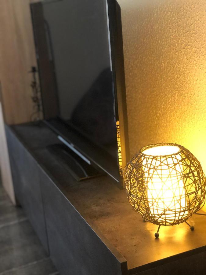Joannas 2Brooms Sea Apartment Peraia  Bagian luar foto