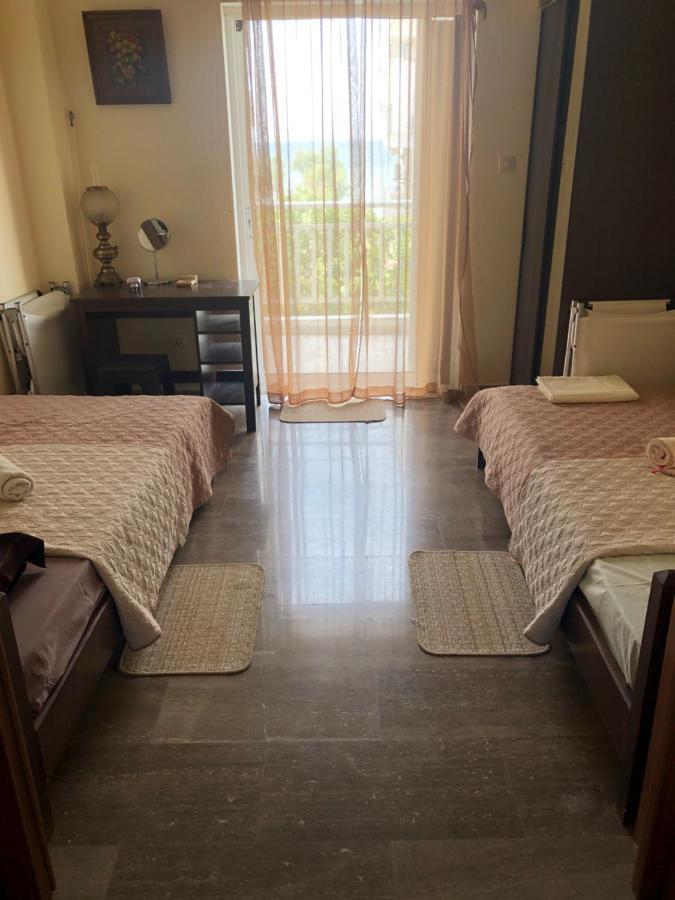 Joannas 2Brooms Sea Apartment Peraia  Bagian luar foto