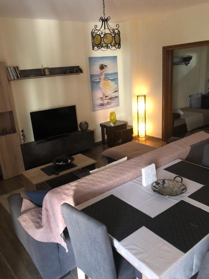 Joannas 2Brooms Sea Apartment Peraia  Bagian luar foto